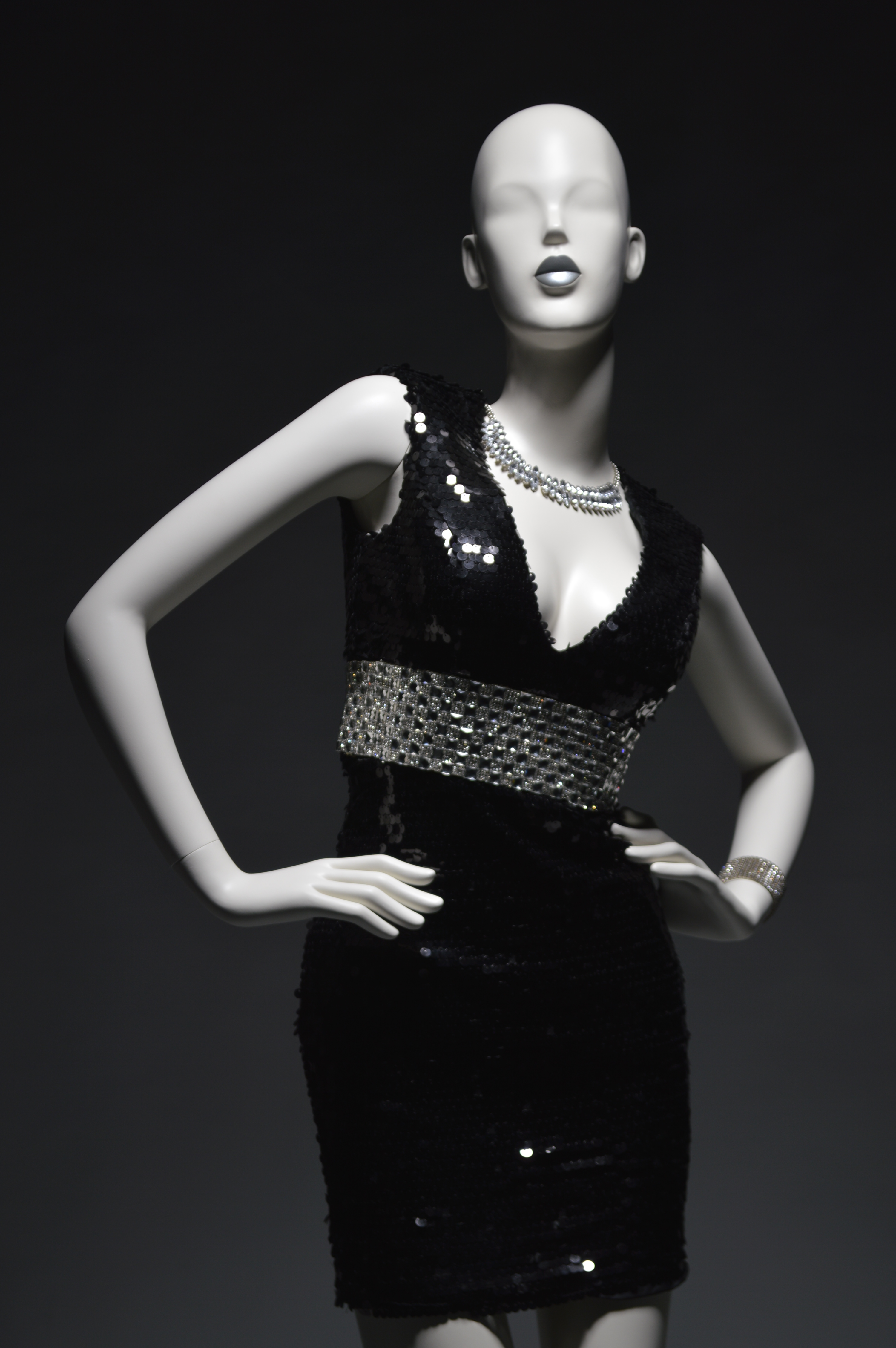 mannequins en vogue semi abstract fiber