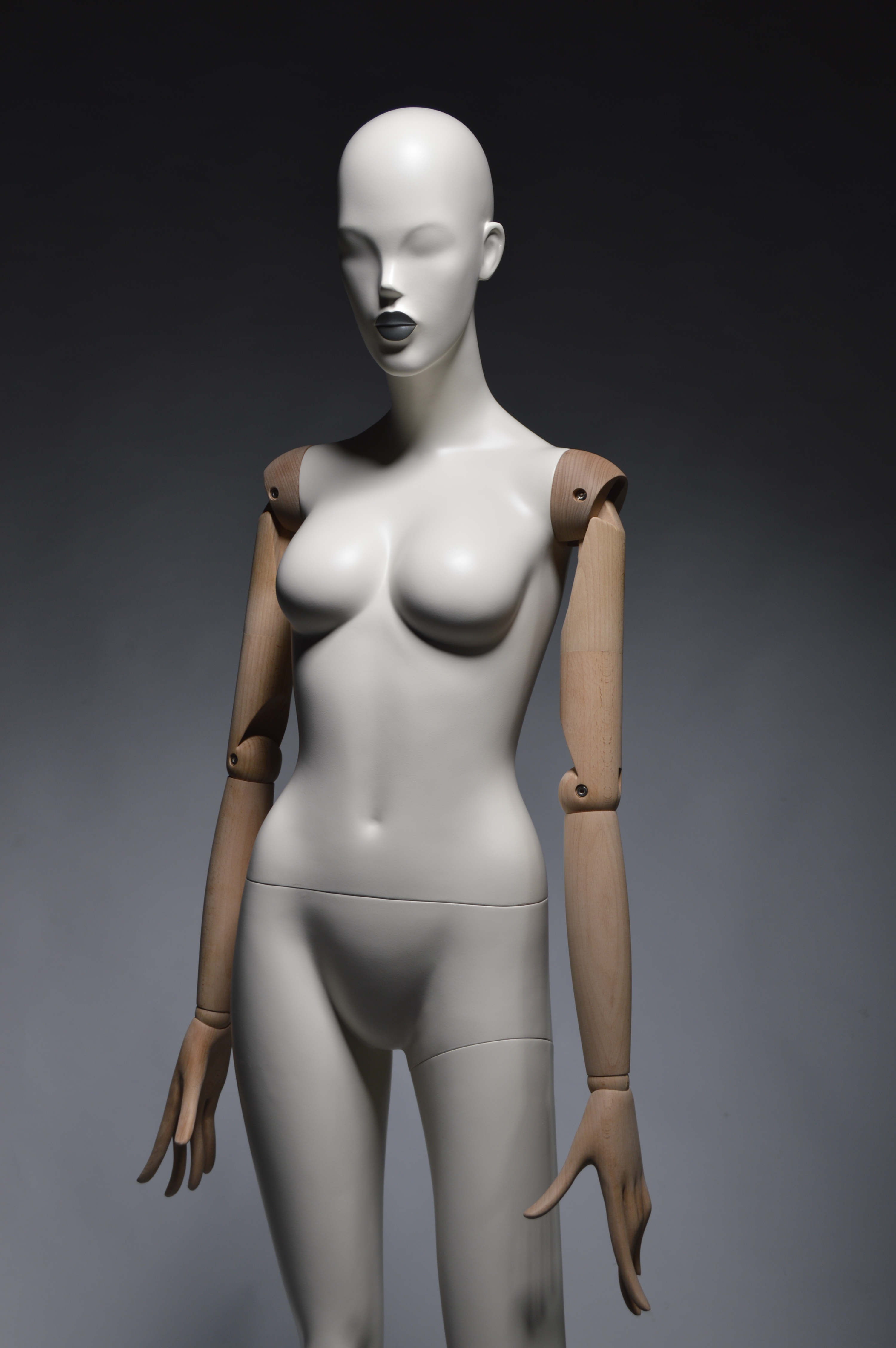 mannequins en vogue semi abstract fiber