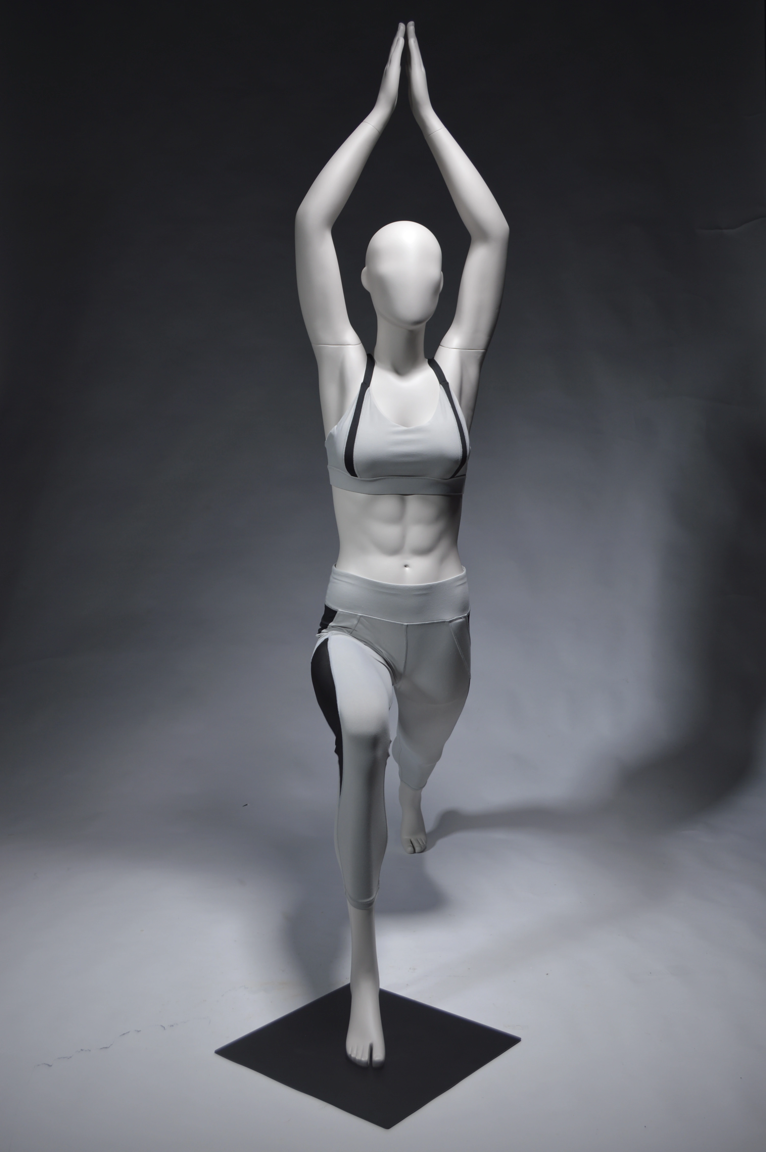 mannequins en vogue sports active fiber